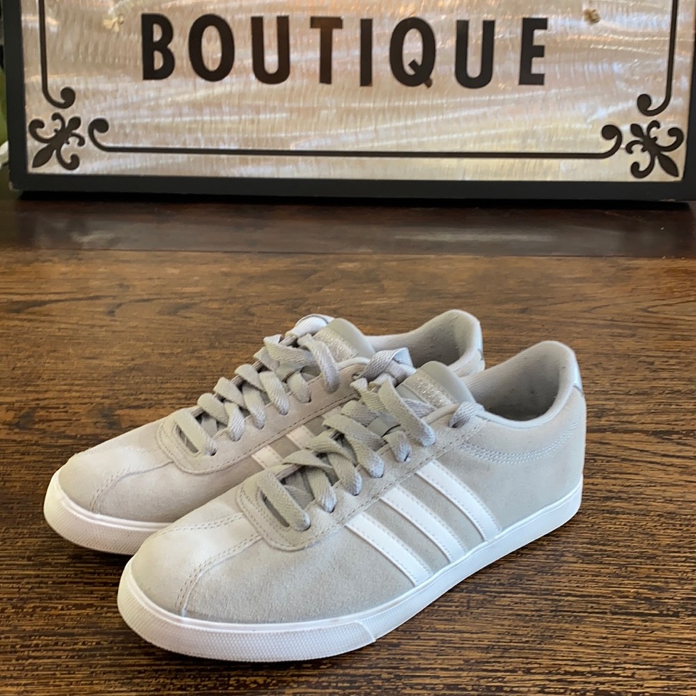 Adidas Women’s Leather Sneakers Size 7.5